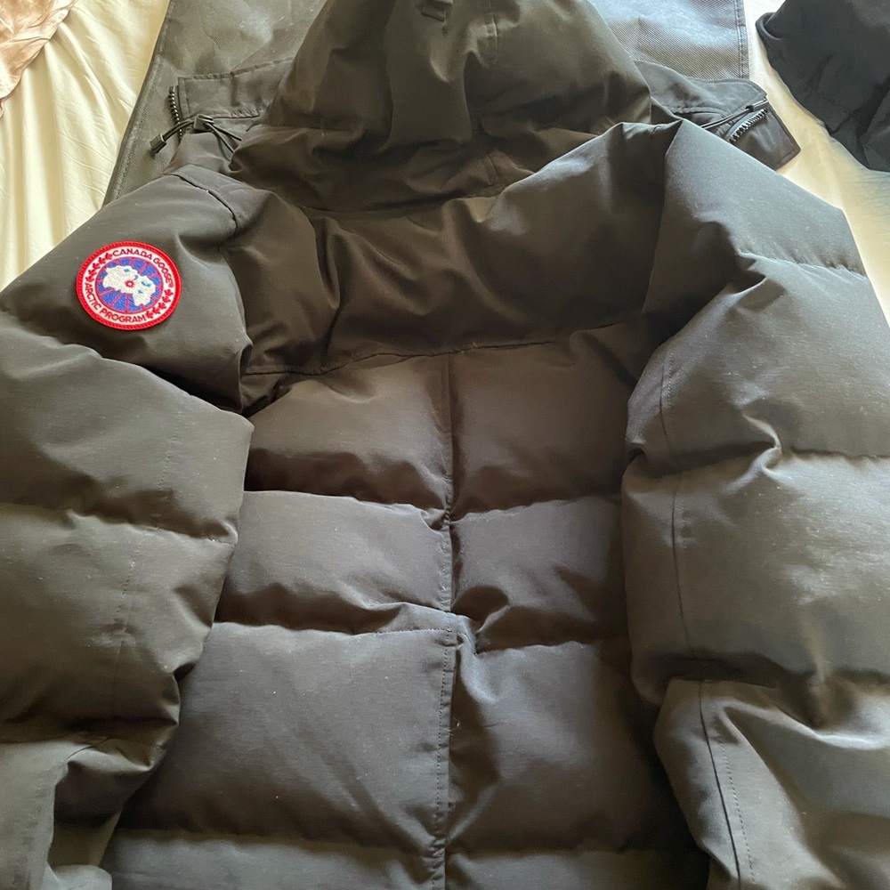 Canada Goose Macmillan Parka - Picture 2 of 11